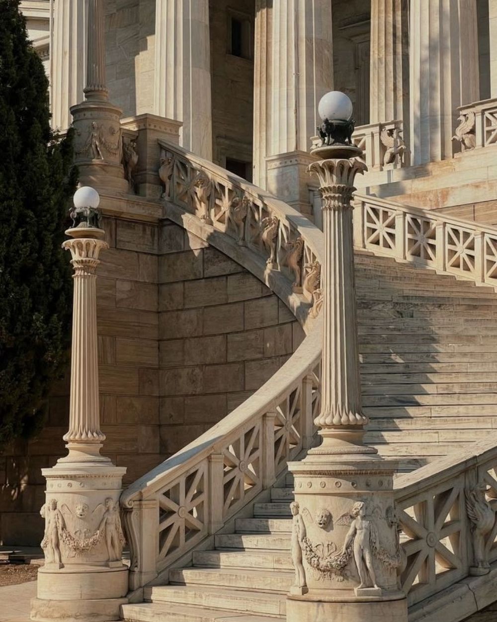 Grand Staircases in Makrana marble by Everstone — 5