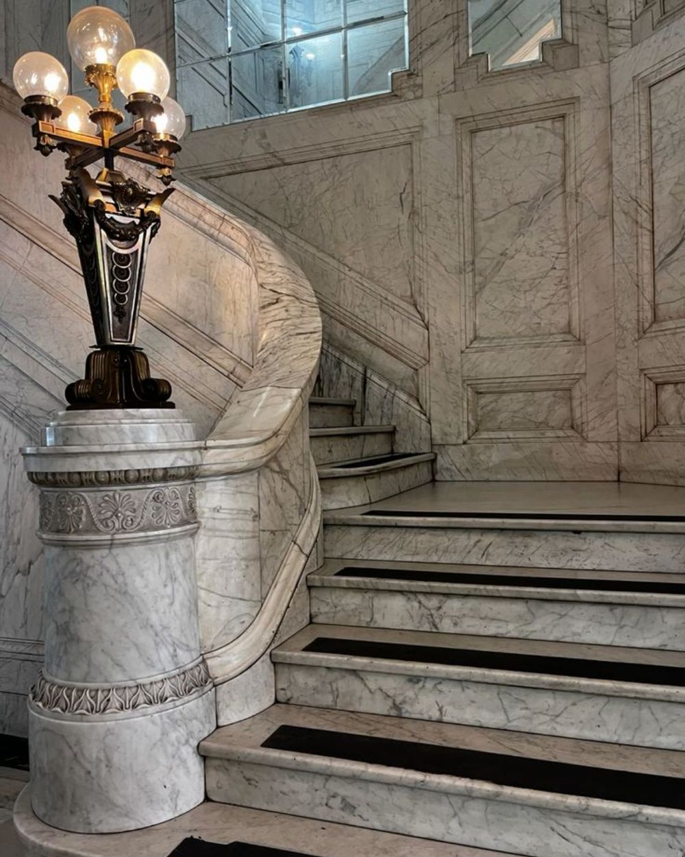 Grand Staircases in Makrana marble by Everstone (36)