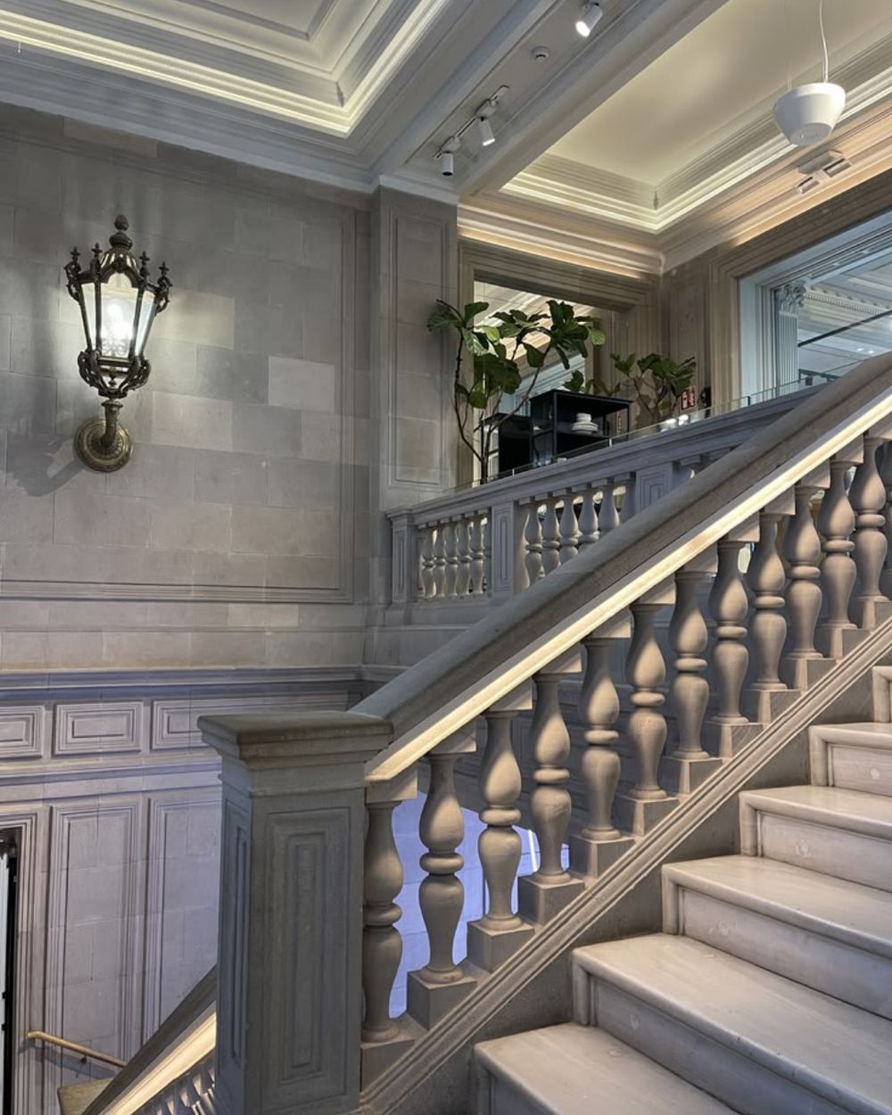 Grand Staircases in Makrana marble by Everstone (37)